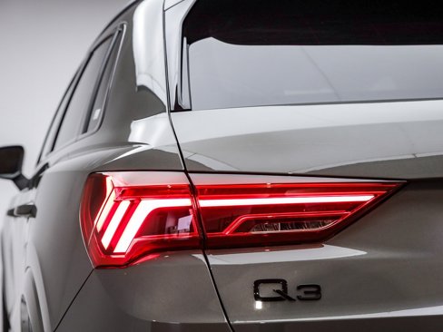 New 2025 Audi Q3 2.0T Premium image 11