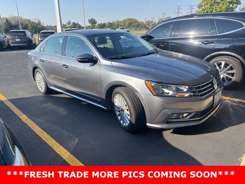 Used 2016 Volkswagen Passat 1.8T SE image 1