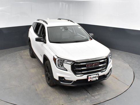 Used 2023 GMC Terrain AT4 image 16