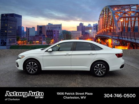 Used 2022 Volkswagen Jetta S image 6