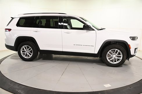Used 2023 Jeep Grand Cherokee L Laredo image 2