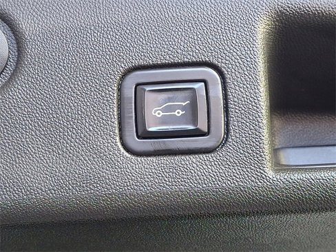 Used 2021 Chevrolet Equinox Premier image 28