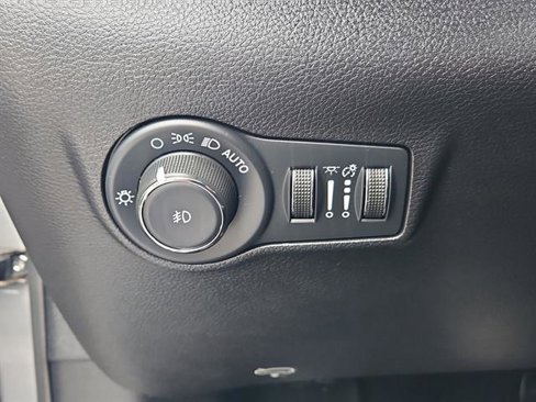 Used 2022 Jeep Compass Altitude w/ Convenience Group image 16