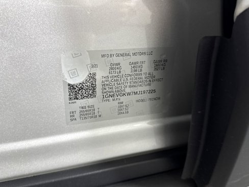 Used 2021 Chevrolet Traverse LT image 34