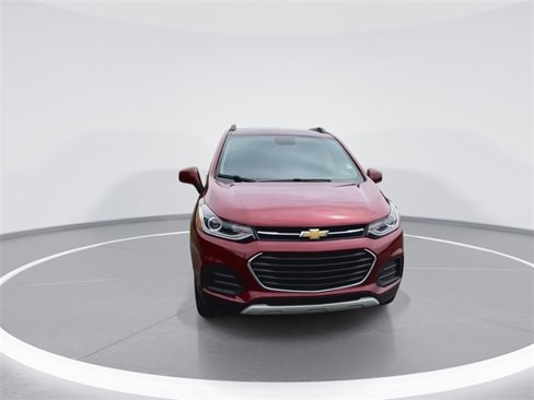 Used 2022 Chevrolet Trax LT w/ LT Convenience Package image 3