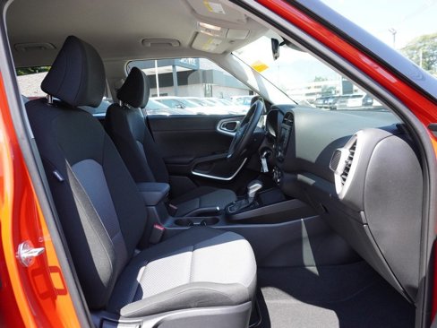 Used 2023 Kia Soul LX w/ LX Technology Package image 28