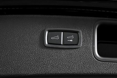 Certified 2025 Porsche Macan image 29
