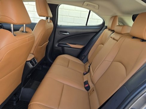 Used 2020 Lexus UX 250h w/ Luxury Package image 32