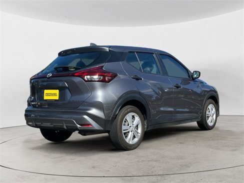 Used 2022 Nissan Kicks S image 6