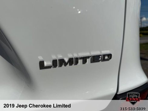 Used 2019 Jeep Cherokee Limited w/ Technology Group image 50