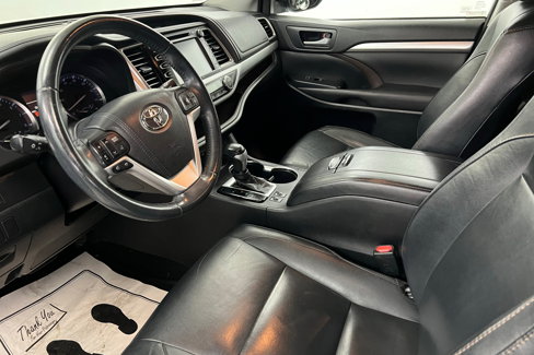 Used 2016 Toyota Highlander XLE image 16