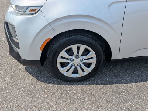 Used 2020 Kia Soul LX image 12