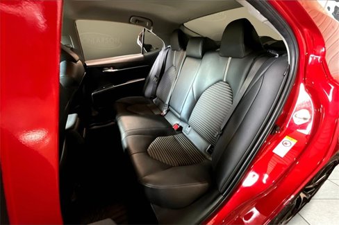 Used 2019 Toyota Camry SE image 14