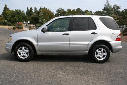 Used 2000 Mercedes-Benz ML 320 4MATIC image 7