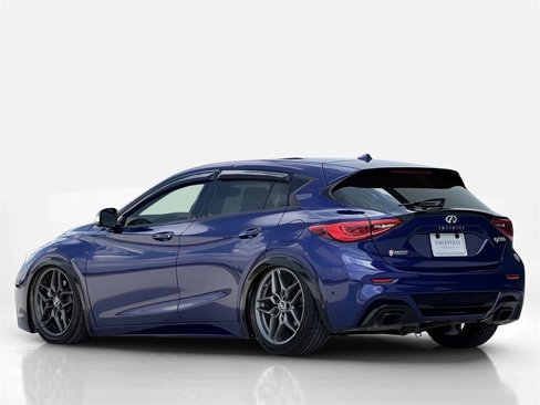 Used 2017 INFINITI QX30 Sport image 3