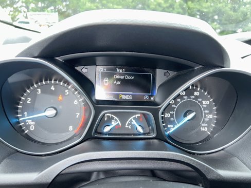 Used 2018 Ford Escape SE image 16
