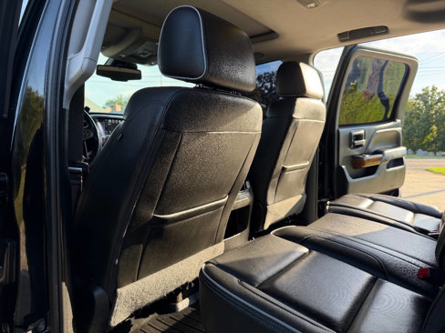 Used 2018 Chevrolet Silverado 2500 High Country w/ Duramax Plus Package image 18