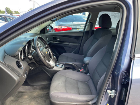 Used 2014 Chevrolet Cruze LT w/ Technology Package image 12