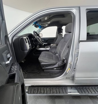 Used 2018 Chevrolet Silverado 1500 LT w/ Texas Edition image 8