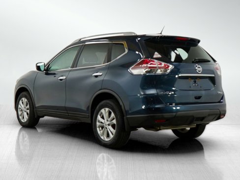 Used 2016 Nissan Rogue SV image 3