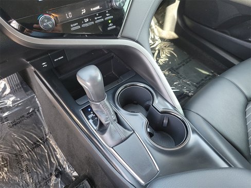 Used 2019 Toyota Camry L image 13