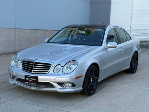 Used 2008 Mercedes-Benz E 350 Sedan image 4