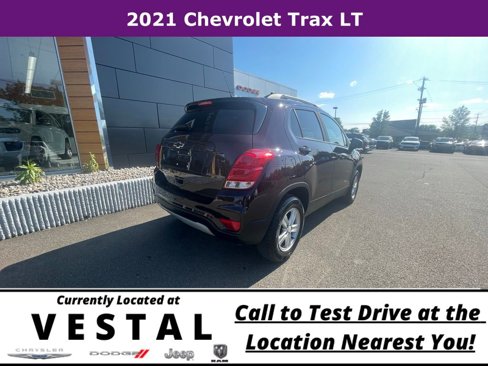 Used 2021 Chevrolet Trax LT w/ LT Convenience Package image 5