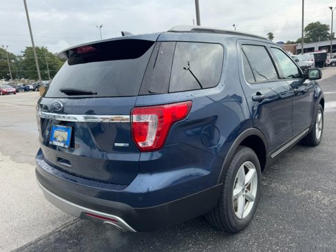 Used 2016 Ford Explorer XLT w/ Equipment Group 202A image 3
