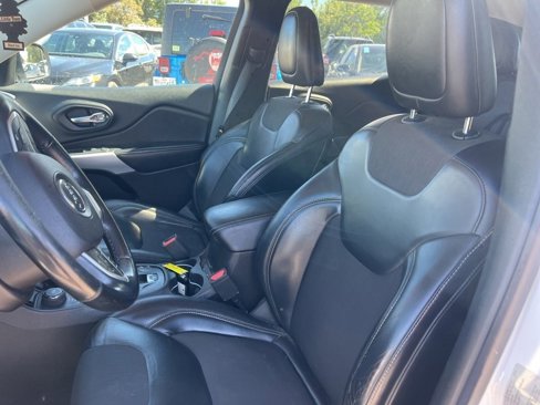 Used 2018 Jeep Cherokee Latitude Plus w/ Cold Weather Group image 22