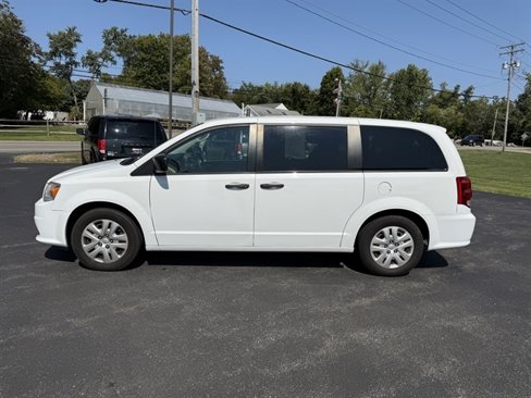 Used 2020 Dodge Grand Caravan SE w/ UConnect Hands-Free Group image 12