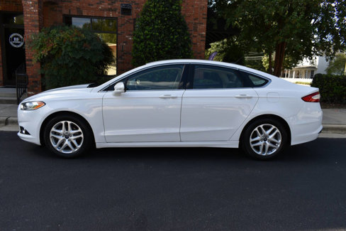 Used 2016 Ford Fusion SE w/ Equipment Group 202A image 4