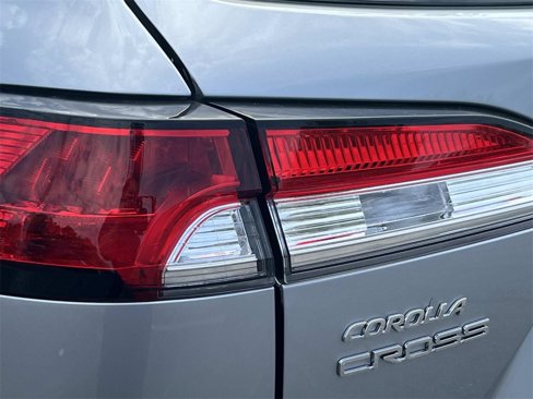 Used 2025 Toyota Corolla Cross L image 10