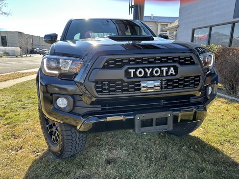 Used 2021 Toyota Tacoma TRD Sport image 3