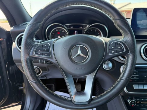 Used 2018 Mercedes-Benz CLA 250 image 10