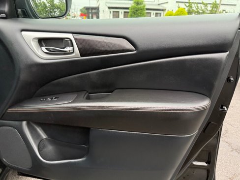 Used 2019 Nissan Pathfinder SL image 30