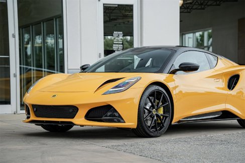 New 2025 Lotus Emira image 9