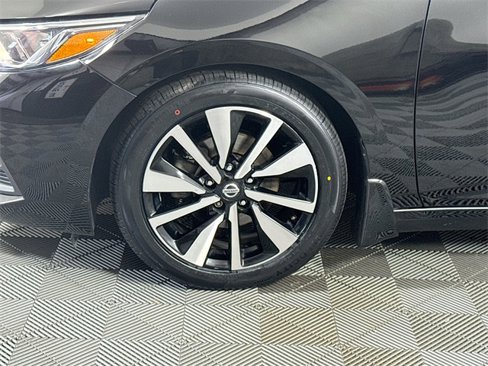 Used 2021 Nissan Sentra SV w/ SV Premium Package image 11