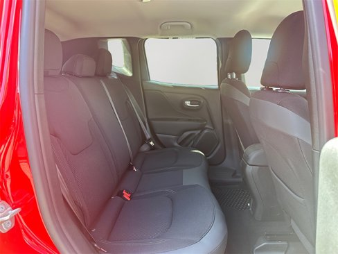 Used 2023 Jeep Renegade Latitude w/ Premium Group image 13