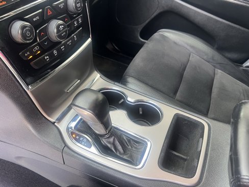 Used 2020 Jeep Grand Cherokee Altitude image 27