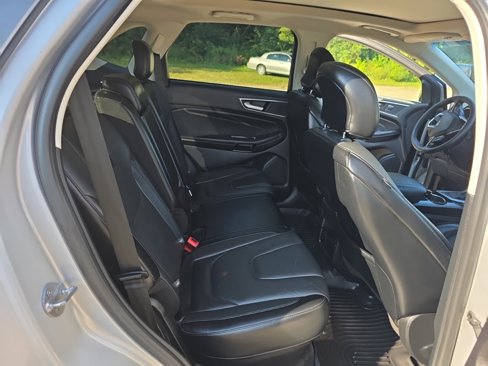 Used 2018 Ford Edge Titanium w/ Technology Package image 15