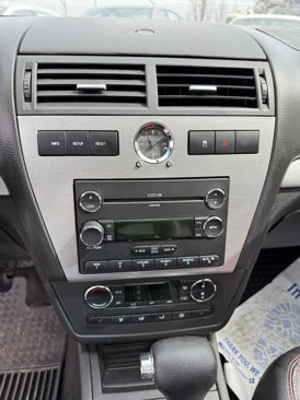 Used 2009 Ford Fusion SEL image 26