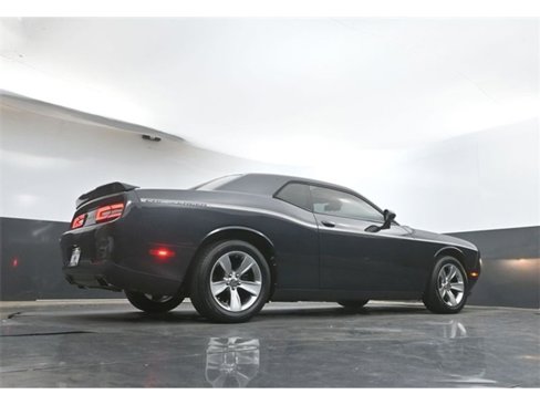 Used 2019 Dodge Challenger SXT image 34