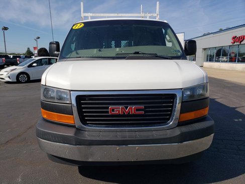 Used 2017 GMC Savana 2500 image 2