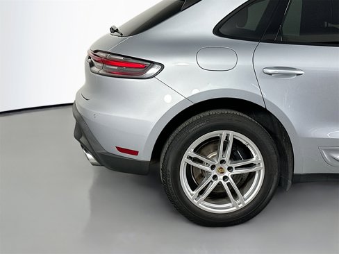 Certified 2022 Porsche Macan image 13