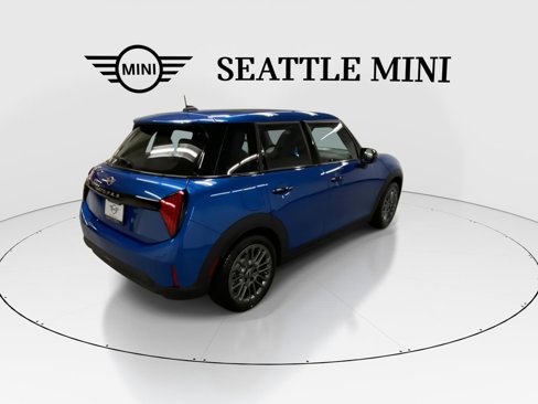 New 2025 MINI Cooper 4-Door Hardtop image 11