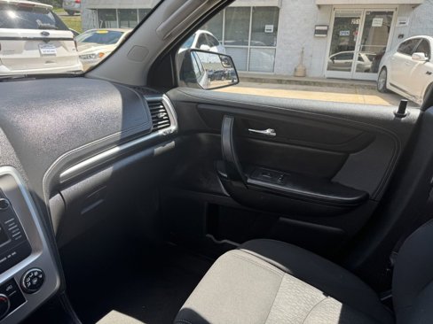Used 2014 GMC Acadia SLE image 13