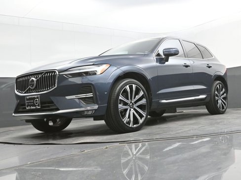 Certified 2023 Volvo XC60 B5 Ultimate w/ Climate Package image 25