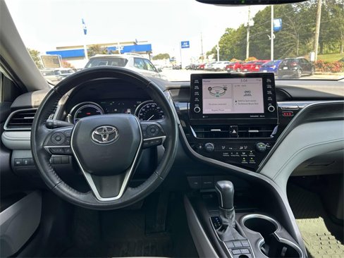Used 2022 Toyota Camry XLE image 14