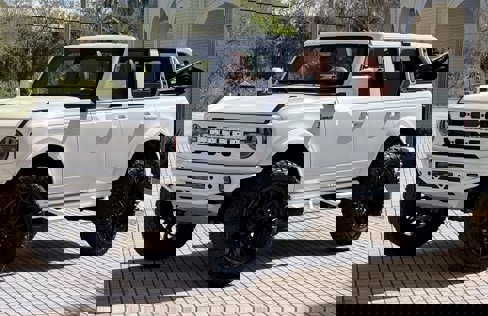 Used 2025 Ford Bronco Outer Banks image 2