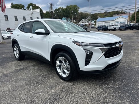 New 2025 Chevrolet Trax LS w/ LS Convenience Package image 1